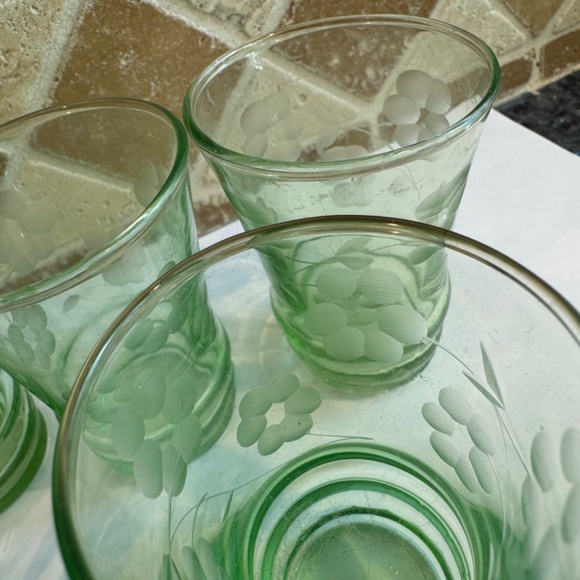 Rare Set of 8 Dunbar Floral Etched Uranium Glass Tumblers GORGEOUS - Picture 4 of 16